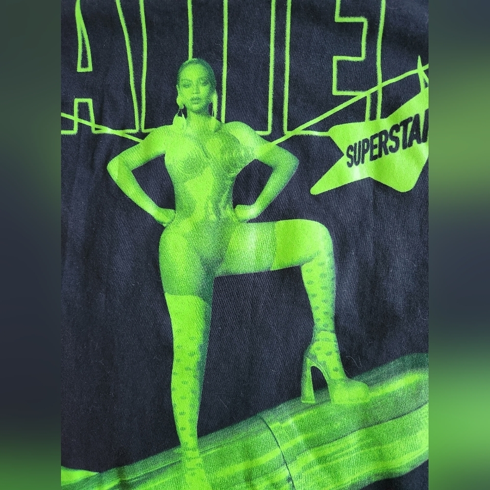 Beyonce Concert Merch Alien Black T-Shirt with Green Logo Unisex Size Small - Picture 7 of 7